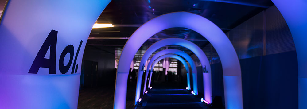 TUNNEL INTERACTIF, PARCOURS LUMINEUX.